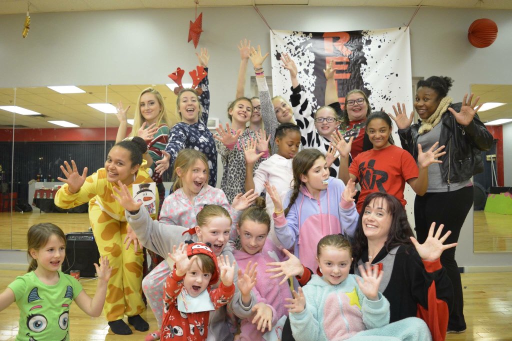 NeverlndProject's tweet image. Our Little Mermaid Jr. cast is hard at work every week, but they like to have fun sometimes! #positivespace