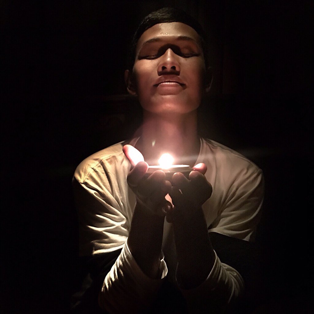 Satu cahaya mampu membuatmu bersinar ,,, satu kebaikan mampu membuatmu lebih berarti dalam hidup
