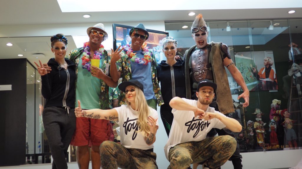 Käykää äänestämässä #voitollayöhön vuoden parhaaksi tv-ohjelmaksi: kultainenvenla.fi  #KultainenVenla 😊🙏💥🏆