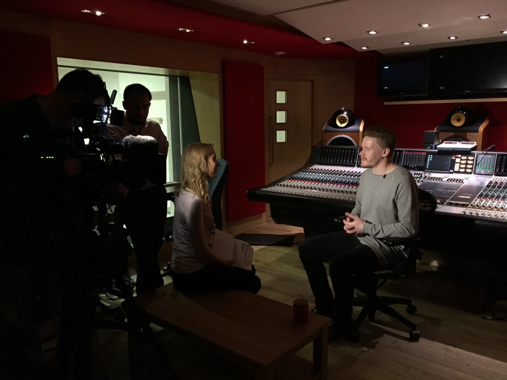 AbbeyRoadREDD's tweet photo. A great morning spent in Studio Three demoing @TitanReality's Pulse* to @SkyNewsSwipe &amp; @SkyGemma https://t.co/AMTQ6zGkf2