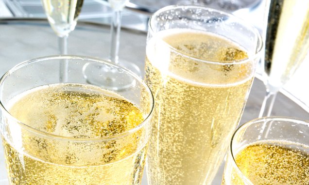 Wine makers say Champagne tastes best from a TULIP glass bit.ly/1PPVak4 #wine