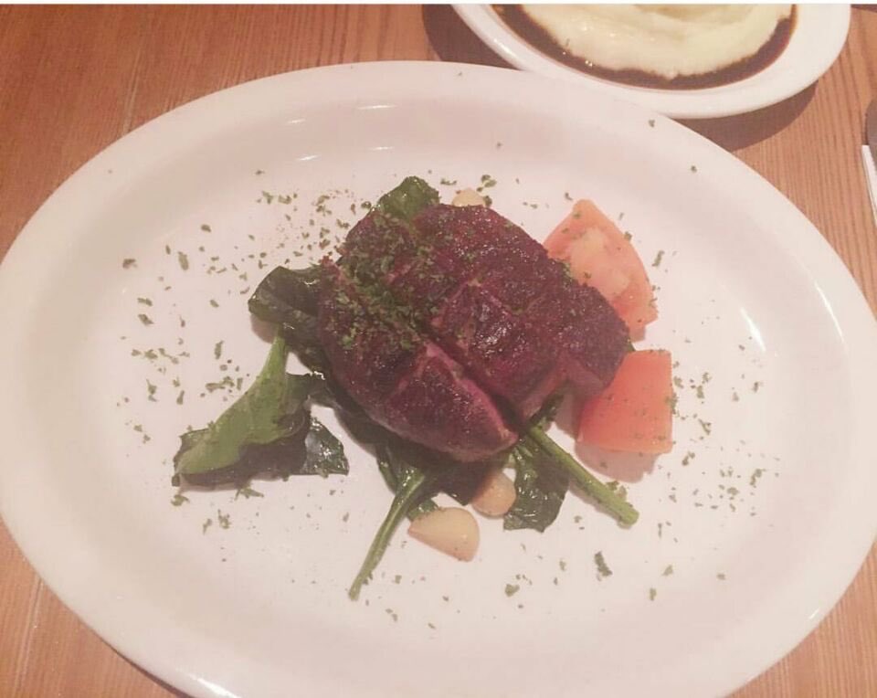 CYHyDr9WkAApFHs.jpg:large