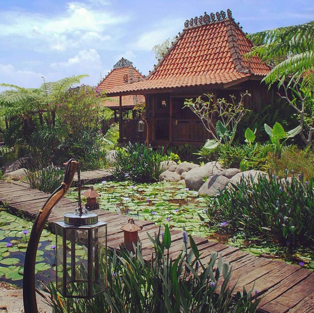 KartuPos's tweet photo. 10 hotel mewah di Bandung dengan harga bersahabat, rekomendasi @Pashatama https://t.co/sAzJbiKBVb https://t.co/064LNF7ZwN