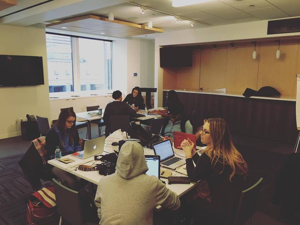 Kates1338's tweet photo. Working through lunch with my #slaygency @stir_agency buds!! #leoburnett #adart #adlife #c… https://t.co/lMwum3lCKN https://t.co/GFlsJe0EKA