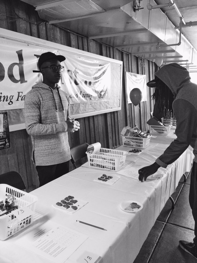OU_USM's tweet photo. Feeling snackish? There's time left! Head to the Blake Center to give your feedback! #SideEyeSam https://t.co/Kb3xM7cBpX