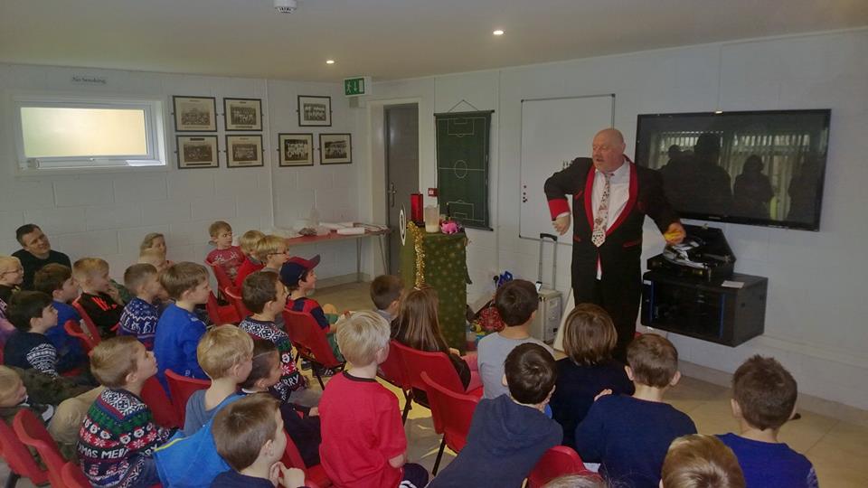 RewardProjects's tweet image. Need a magician for a kids party or community event? We've got 'em