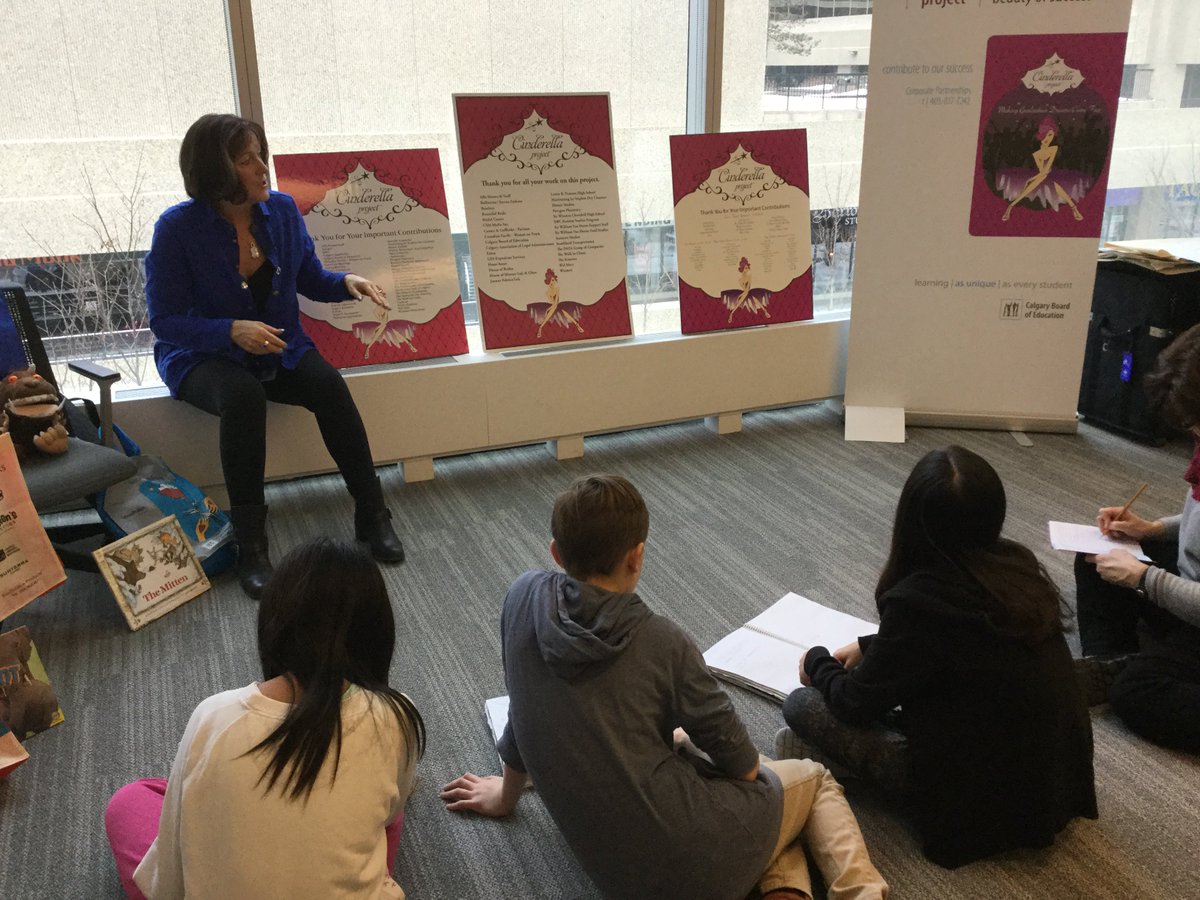 tbhubbard1's tweet image. Students from CJP working with CBE staff learning about collaboration with many stakeholders. 
@yycCCOM