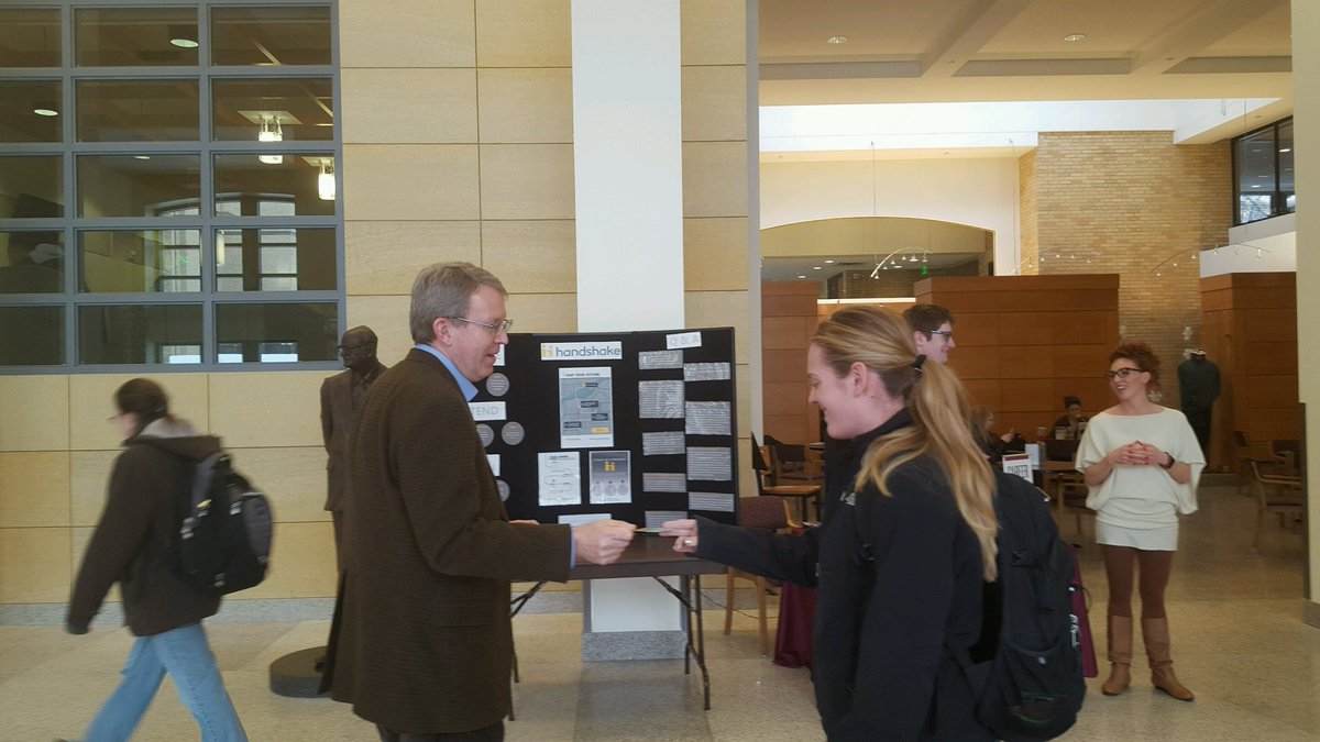 CordCareer's tweet photo. Dean Eliason showing our students Handshake and why everyone needs to make a profile. #cordmn #handshakelaunch https://t.co/dwT6GeJJHw
