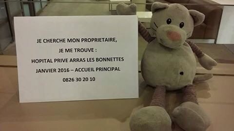 sos_doudou's tweet image. [Trouvé #Arras] #doudou attend son petit propriétaire a l'hôpital privé les bonnettes MT @BrunMichelle RT apprécié