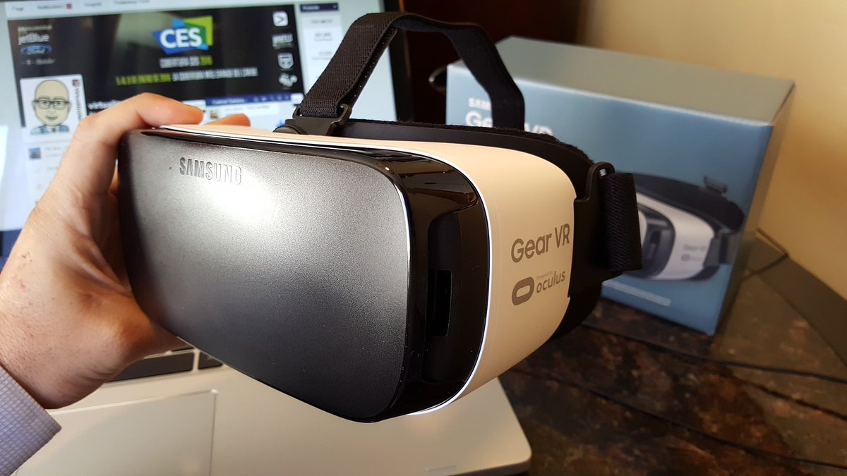 virtualizate's tweet image. Virtualízate esta regalando las gafas Samsung GR VR Participa: ow.ly/3yMkRP #cespr @gtorreswapa @Wapa4
