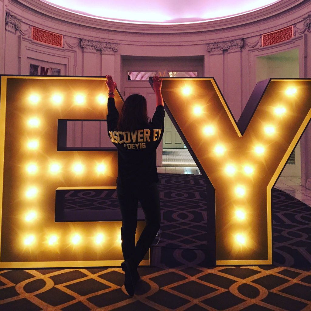 Demenni's tweet photo. Happy to be back at #DEY16 with future interns!!!! https://t.co/KVclyHP4Ev