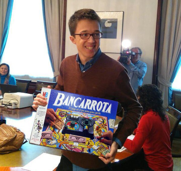 IÑIGO ERREJON Y SU CARTERA DE DIPUTADO - Página 4 CYIAs5KWYAAiCOW