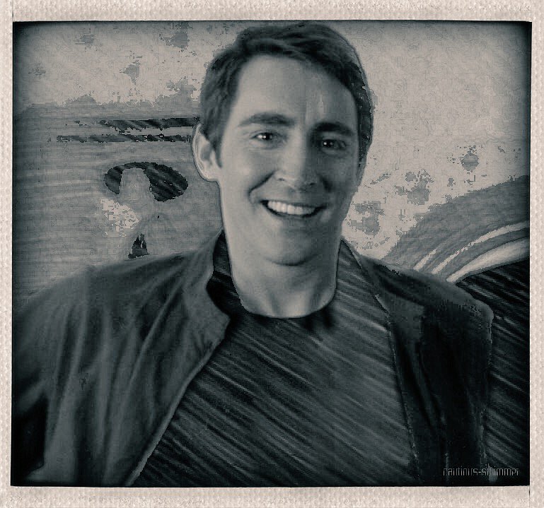 thelpfn's tweet photo. @2EllBee2 Indeed he does! Thank you dear! You too! 😘🐒☀️🌟 #sunwaffle #leepace #PushingDaisies #TeamLeePace https://t.co/zwWReQrzXb