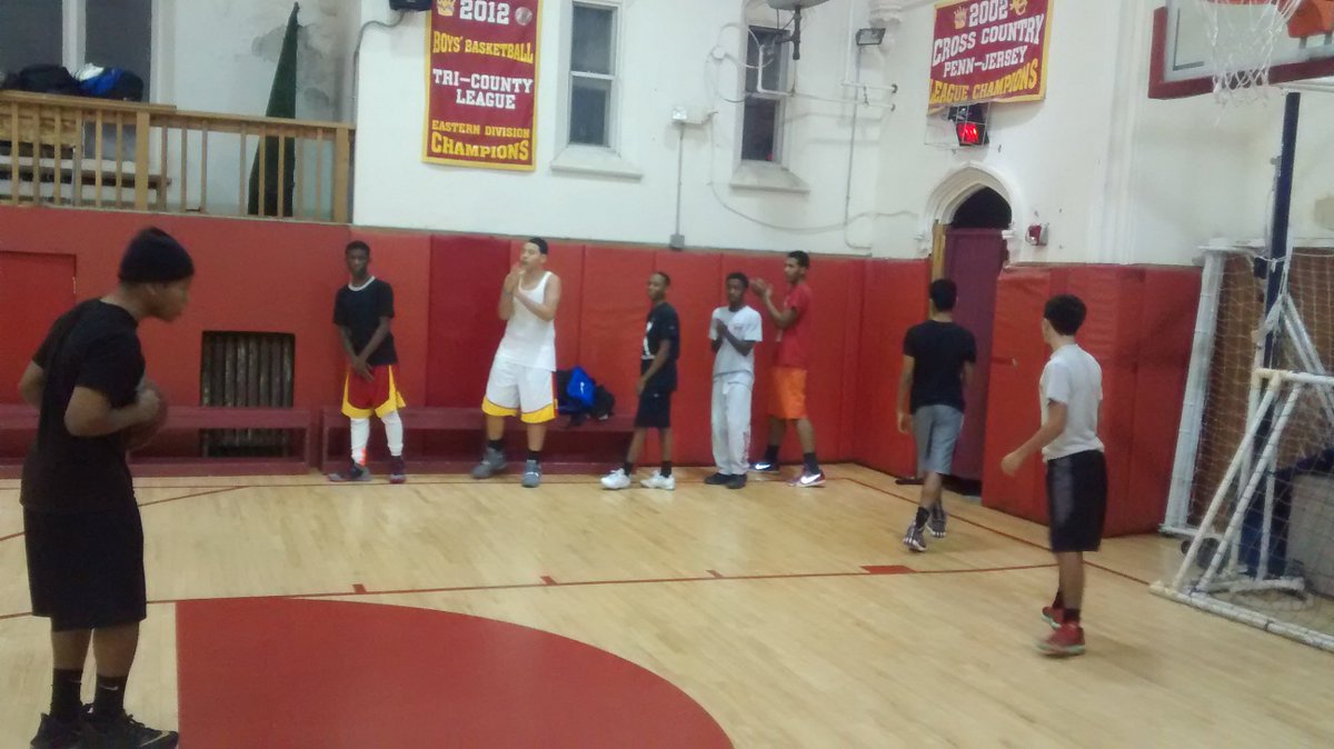MercyHoops's tweet photo. Tyshon @ the foul line. https://t.co/4lI70gSxNA
