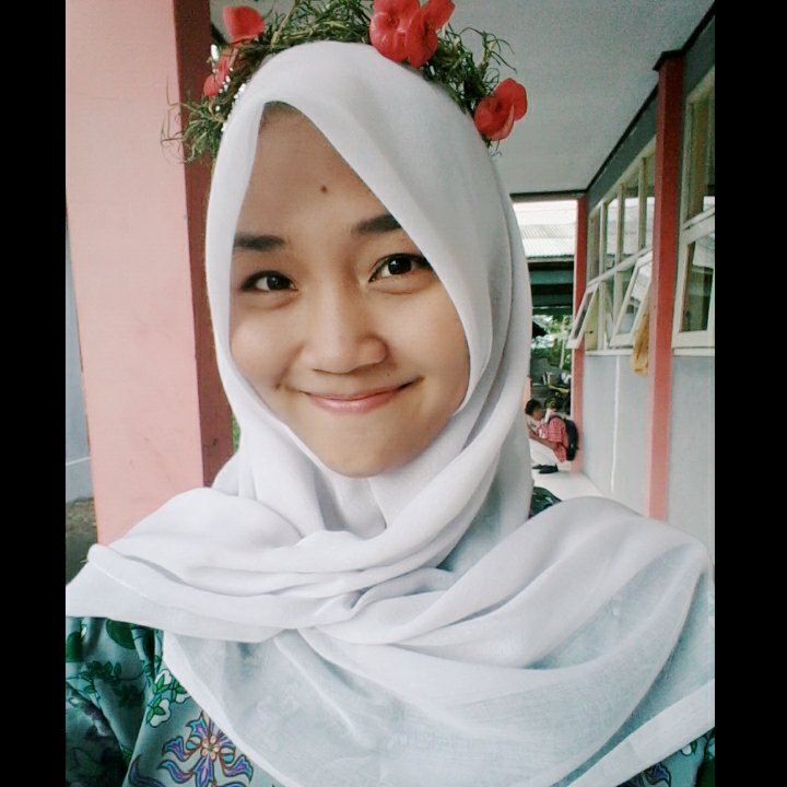 nxiraz's tweet photo. Siapapun dia, buatlah bahagia 😊👯 https://t.co/HOdOZittyn