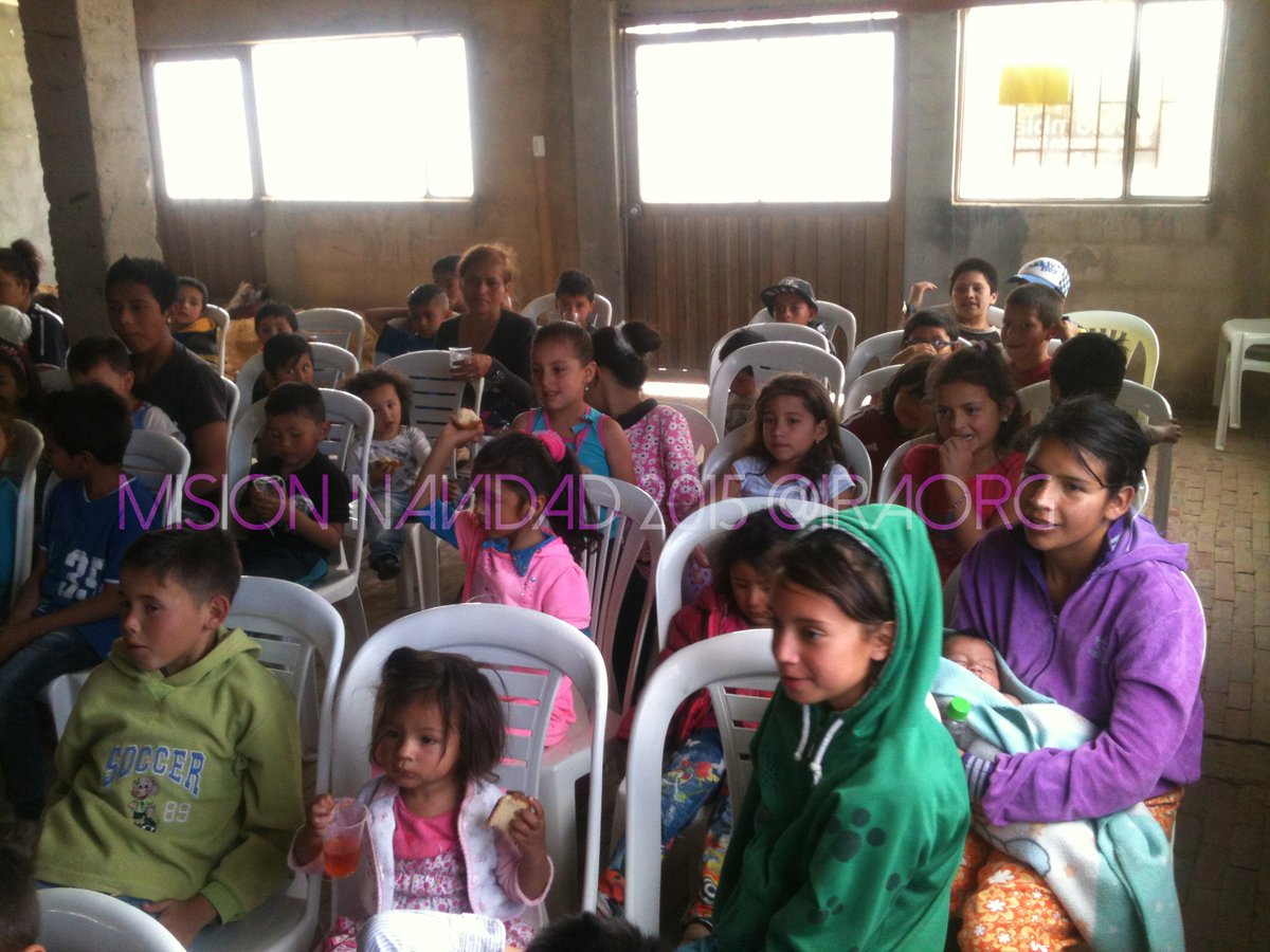 IRAorg's tweet photo. Agradecimiento #amigos y #comunidad que apoyo nuestra #MisionNavidad2015 @Crisvelan09 @reporteratv @IRAorg https://t.co/murLwmS3DR