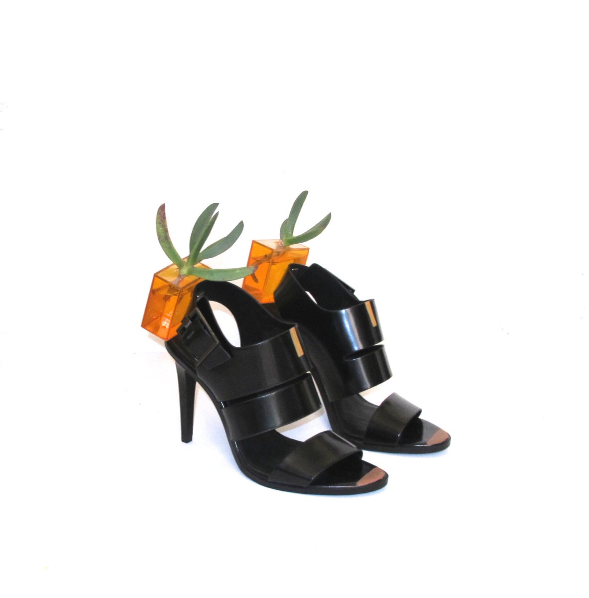 Biomima_Hub's tweet photo. o2shoes - bionic design - botanic integration #biomima #honevo #bionicdesign #o2shoes https://t.co/llTzDiwO2T