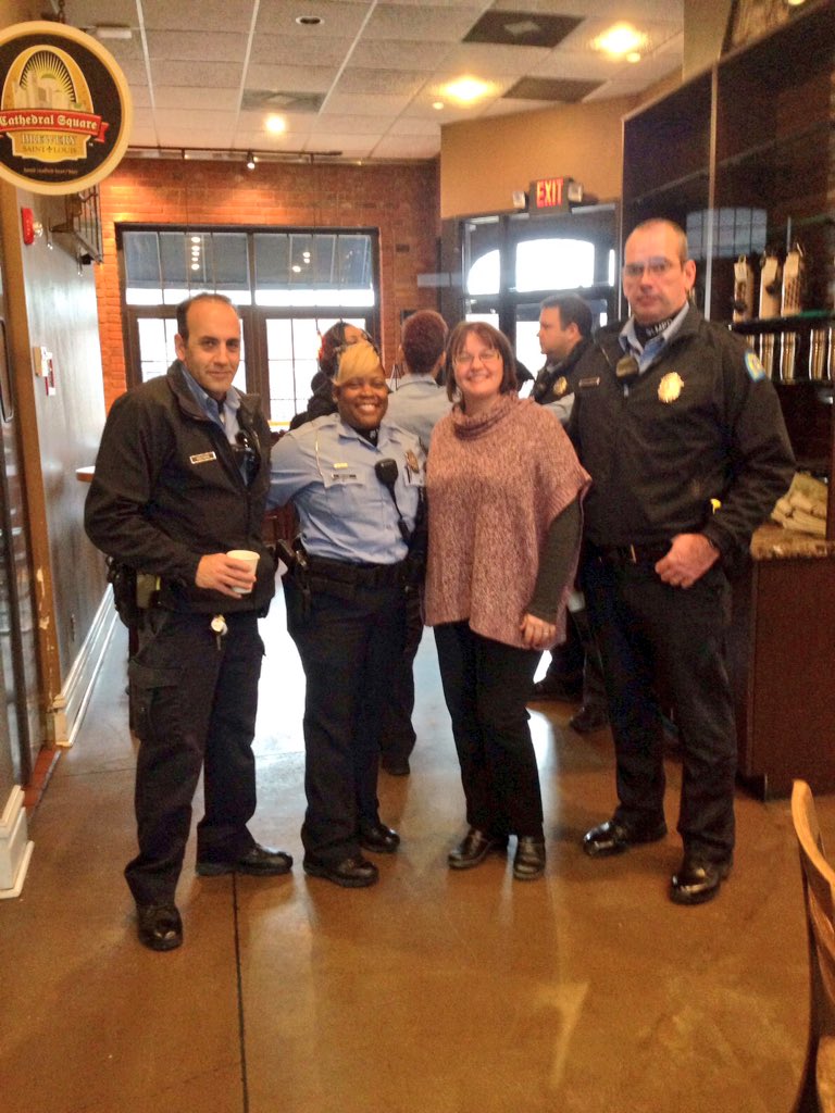SLMPD's tweet photo. #CoffeeWithACopSLMPD at @cafeventana is filled with residents meeting their local officers &amp; enjoying coffee! https://t.co/j2WuWPTcIn
