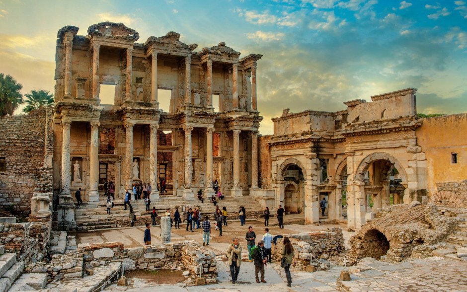 MatadorNetwork's tweet photo. Turkey may have more ancient ruins thah anywhere else! @Turkey_Home #TurquoiseHunt https://t.co/Mwc0jNqNHm https://t.co/VhFrek94mq