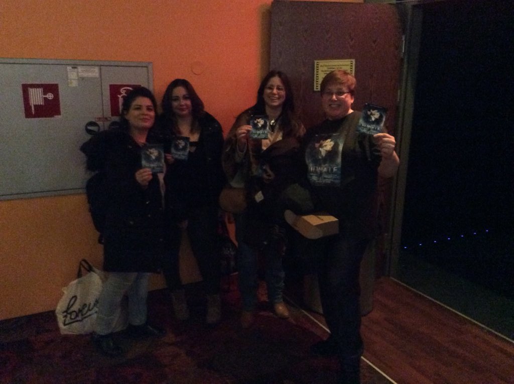 SRKAustria's tweet photo. Ready For FDFS of Dilwale at UCI Vienna Milleniumcity ~ #DilwaleDay #DilwaleInAustria https://t.co/vr9GQTIjut
