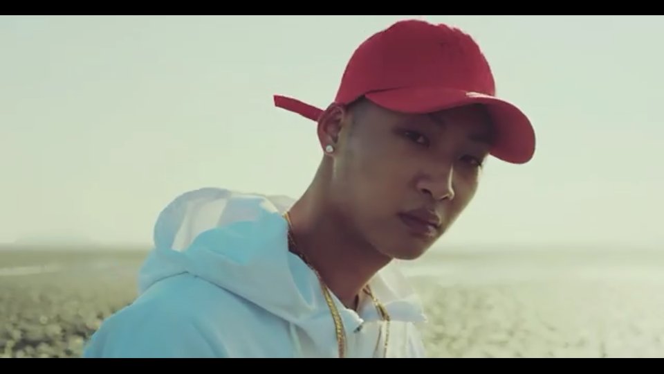LuckyJ_INA's tweet photo. [CAPS] 160108 Lucky J (럭키제이) - "No Love" MV - J-Yo #LuckyJ #럭키제이 #Jkyun #Jessi #Jyo #NoLove (1) https://t.co/2g8CbDws60