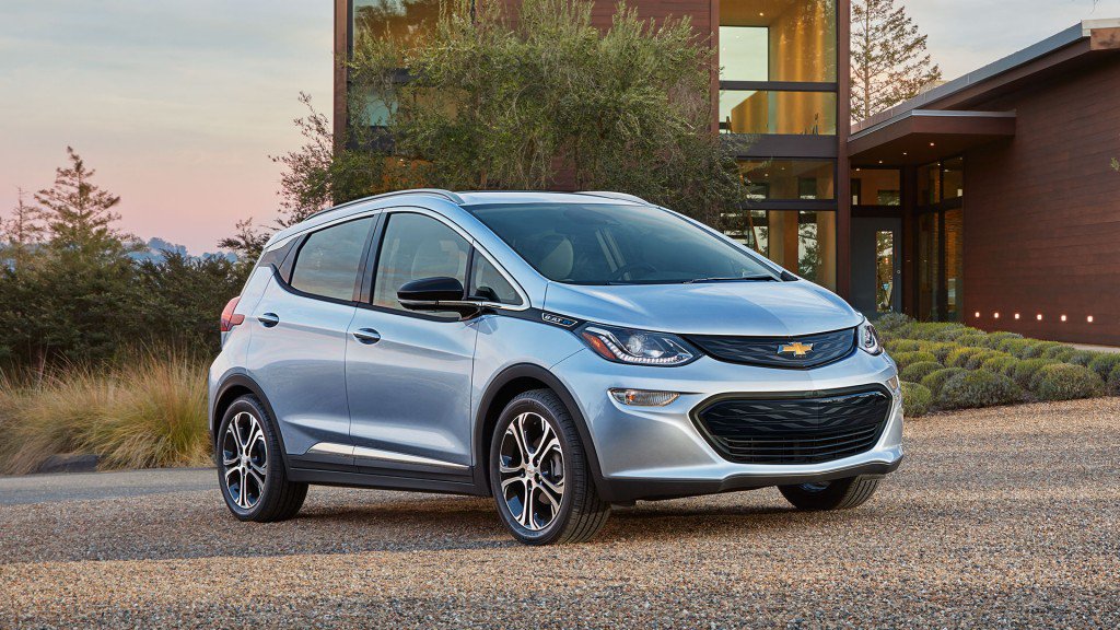 robotizma's tweet photo. Uygun fiyatlı elektrikli otomobil Chevrolet Bolt tanıtıldı https://t.co/9oBiSjXHXC #CES2016 https://t.co/IJeXotJzWT