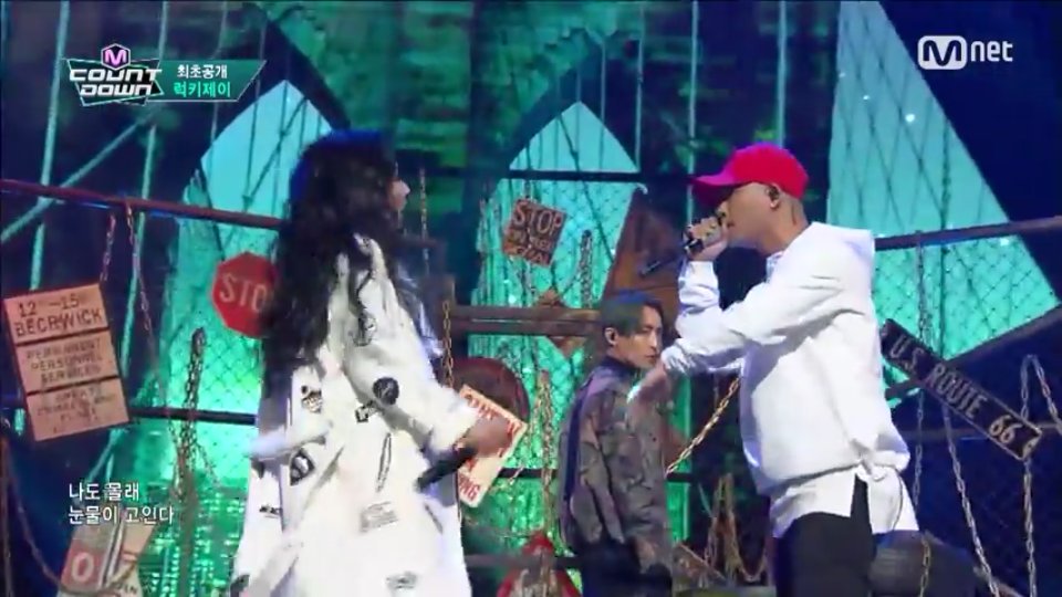LuckyJ_INA's tweet photo. [CAPS] 160107 Lucky J (럭키제이) - "No Love" at Mcountdown #LuckyJ #럭키제이 #Jkyun #Jessi #Jyo #NoLove https://t.co/o20U2MdZjH