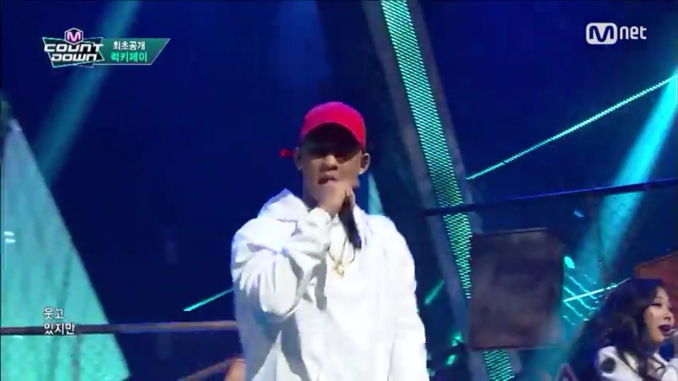 LuckyJ_INA's tweet photo. [CAPS] 160107 Lucky J (럭키제이) - "No Love" at Mcountdown - J-Yo #LuckyJ #럭키제이 #Jkyun #Jessi #Jyo #NoLove https://t.co/jNDrDuhpIx