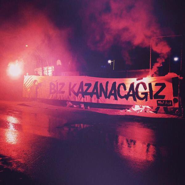 vuy1925's tweet photo. #BizKazanacağız pankartı Fb OKUL AÇIK grubu tarafından yeniden tasarlanıp boyanmış. Alkışlıyoruz :)) https://t.co/sGV3J5Fgxo