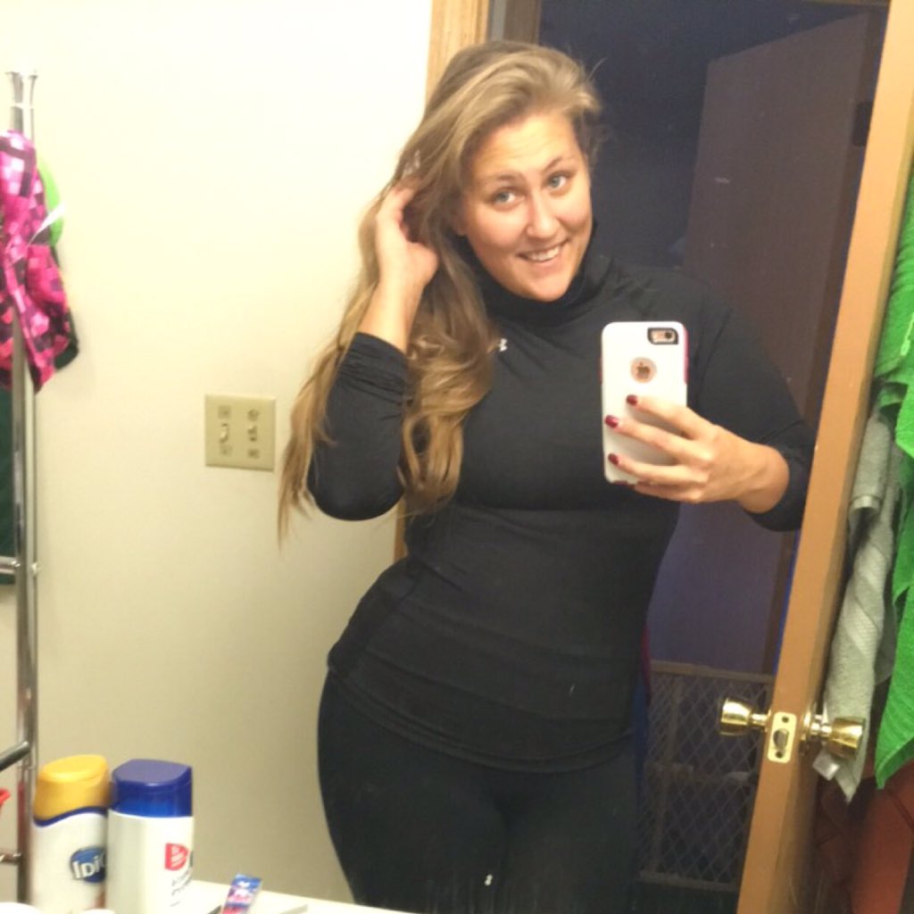 dmcintyre320's tweet photo. 2016 is my year of health and happiness. Nothing is going to push me down or keep me back. I will win. #determined https://t.co/4xT7KinT0R