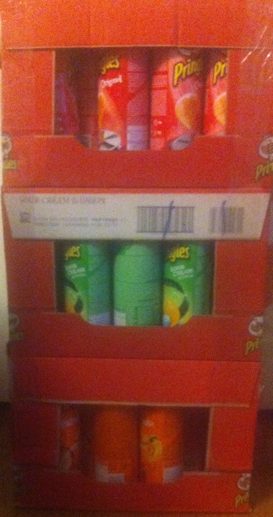 itsniamhfurlong's tweet photo. Thankyou @Pringles_UK for my year supply of pringles #merrypringlestree https://t.co/TW0g24KDht