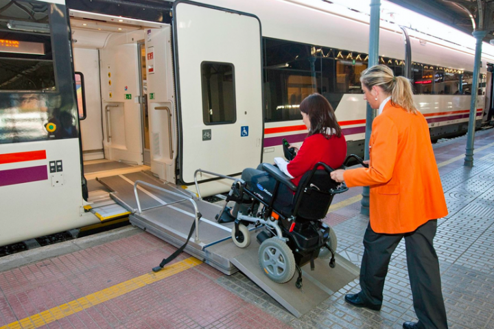 ¿Sabes qué es y cómo funciona '<a href="/Renfe/">Renfe</a> Atendo'? Te hablamos de esta nueva app: bit.ly/1OuJT7J