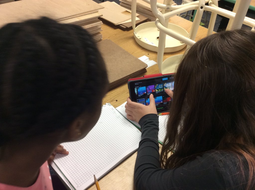 ISD196Magnets's tweet photo. Creating video games @cpmakerspace with our fifth graders! #code196 https://t.co/V8Y7EeW1Aa