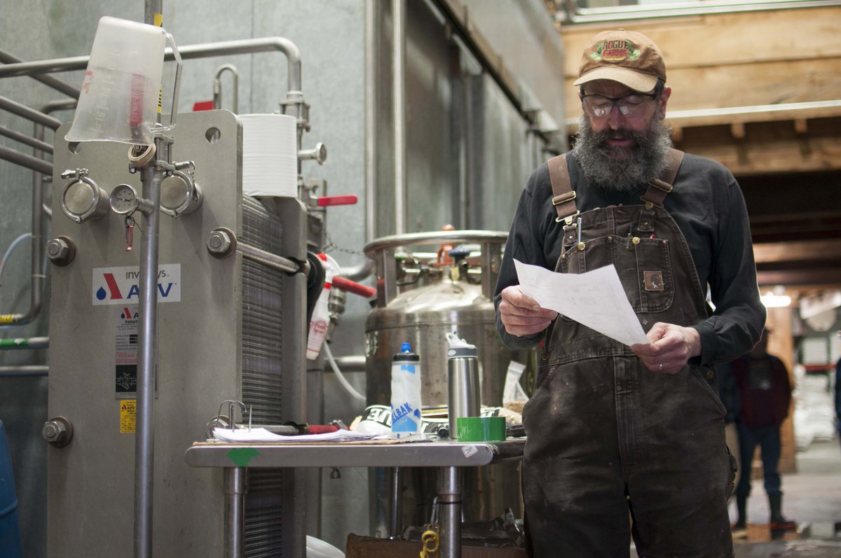 RogueAles's tweet photo. Brewmaster @Johns_Beard also brewed 104,000 barrels of #RogueAles in 2015. https://t.co/X4yeqJjISr