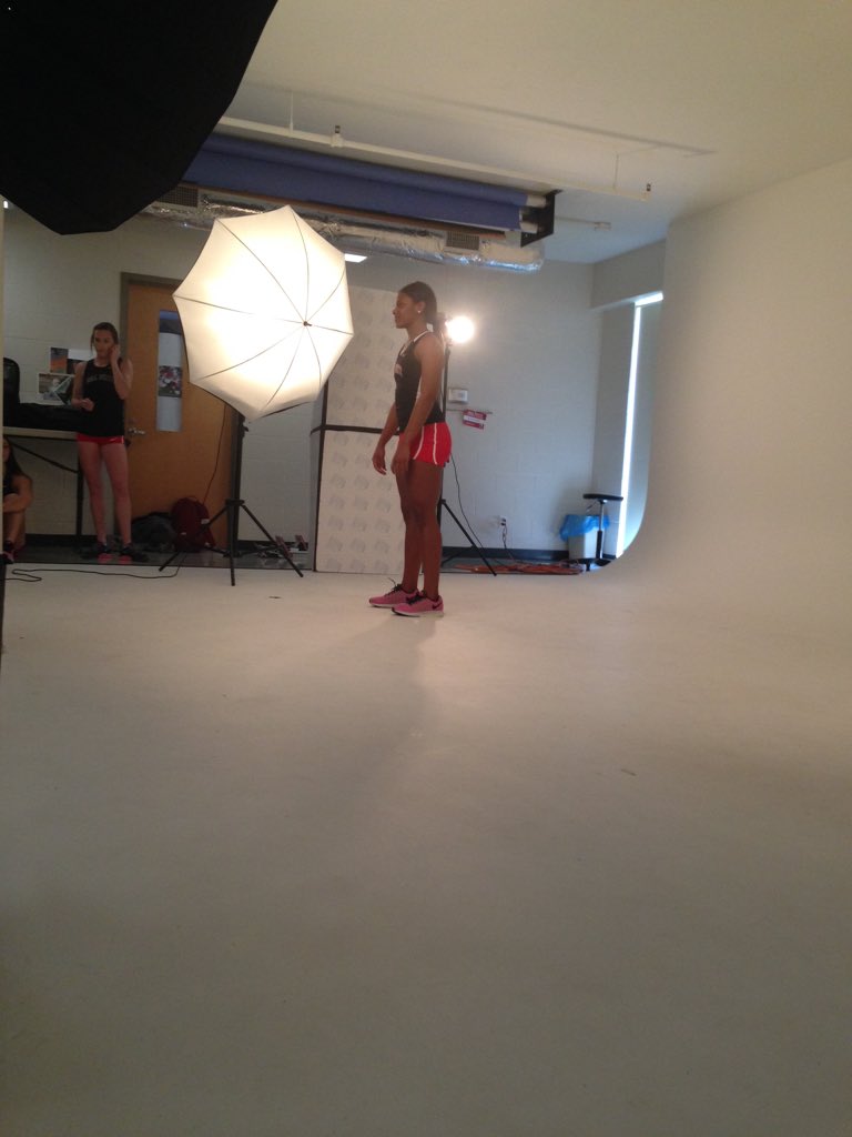 BallStateTFXC's tweet photo. Behind the scenes with Christina Crawford #posterpreview #bsut&amp;f #bsu #twf #actionshots https://t.co/fDCA6VNRoz
