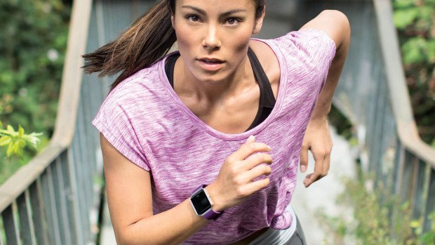 resistrack's tweet photo. The Fitbit Blaze is a Fitness Tracker and Smartwatch Rolled Into One https://t.co/v5cBySSIsy https://t.co/C4UdYPJTDU