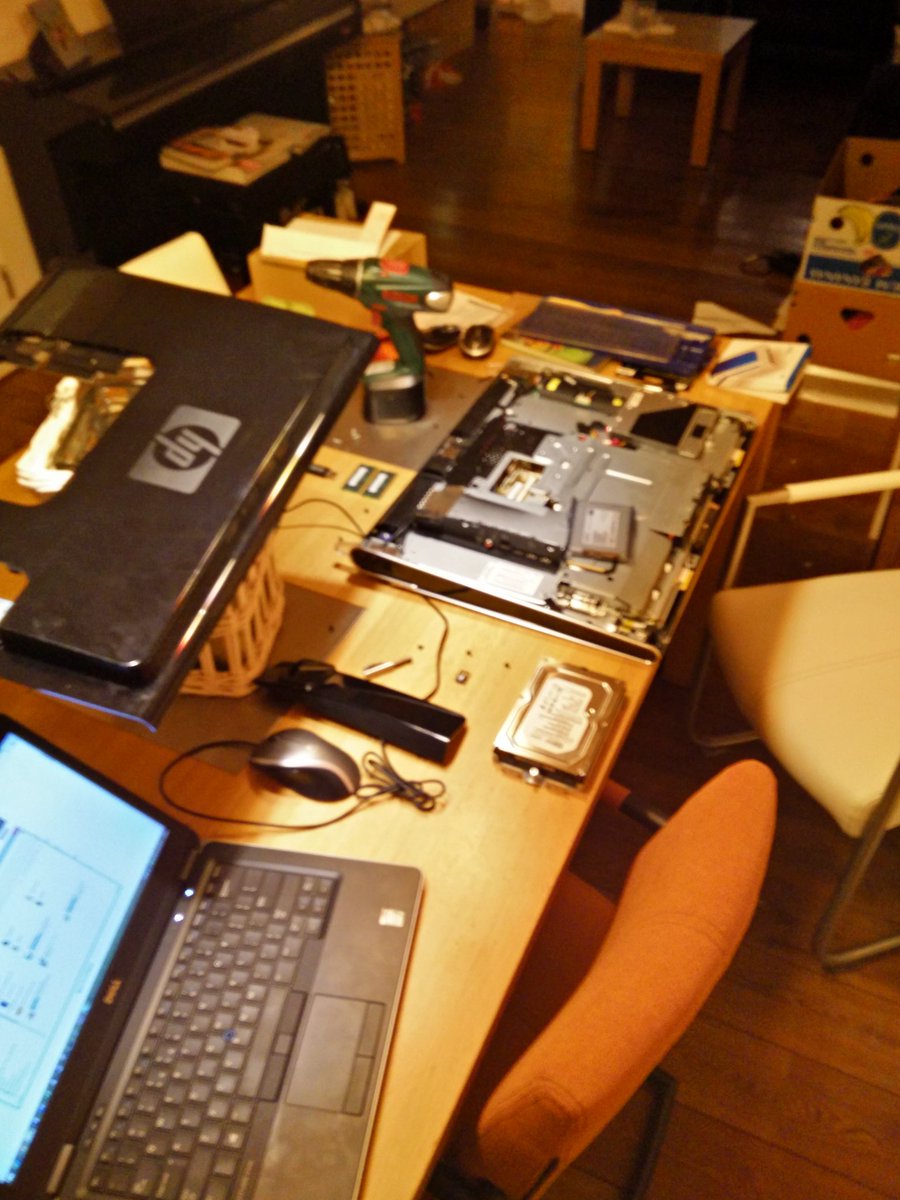 RandolfBroer's tweet photo. Busy upgrading an old (2009) @HP #TouchSmart IQ520 with extra memory, large SSD, @Windows 10 and @Office365 https://t.co/BABacXrvxJ