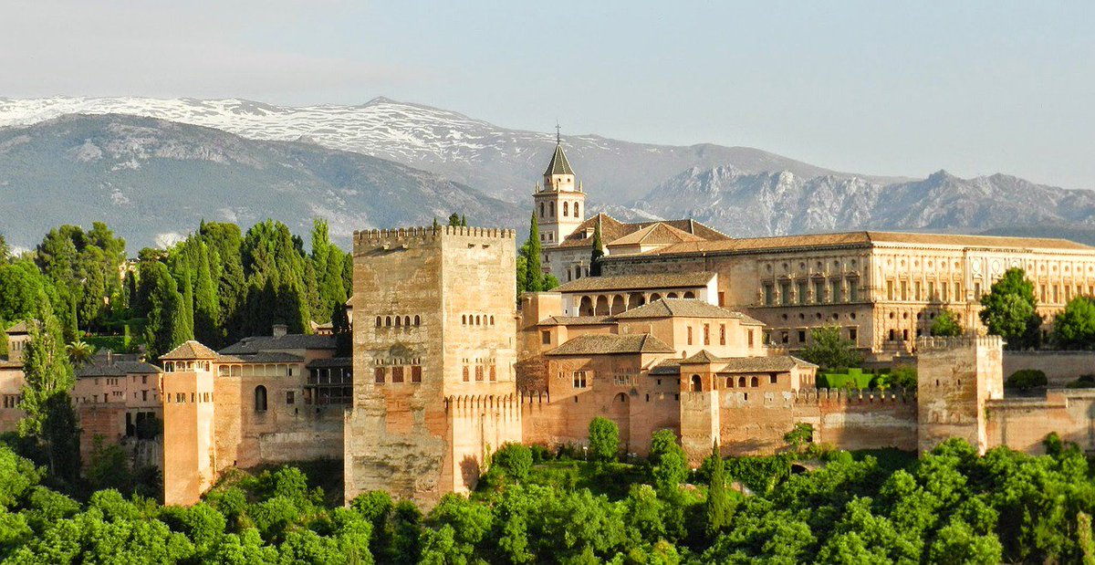 #Granada! #Alhambra palace, sparkling sunrays, luscious public baths &amp; more...#beer #tapas tinyurl.com/zl5hhz5