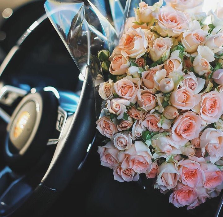 -

لا مرني طيفك أضمه حيل بأحضآني ،
وشلون لو جيت عندي و شافتك عيني