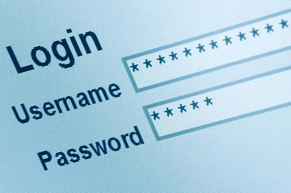 dft's tweet photo. Oproep: Bent u slachtoffer geworden van internetcriminelen? https://t.co/Ek1312t4aO https://t.co/6bKr1fsVqV