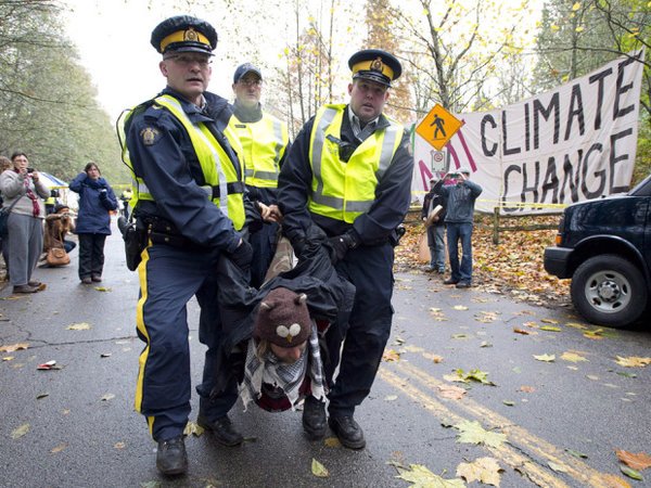 SRAntiFascism's tweet photo. #VancouverBC! AGA
#SecurityIntelligenceReviewCommittee
#CanadianSecurityIntelligenceService
https://t.co/RBoXSWzNv2 https://t.co/xVEDi8chiM