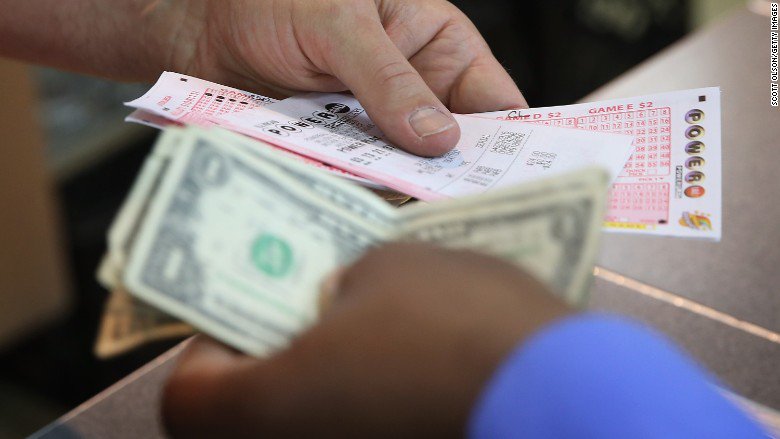 CNN's tweet photo. #Powerball has now reached $700 million, making this the largest jackpot in U.S. history💰 https://t.co/nKVJ06Xrar https://t.co/Eq8PoKqq3G
