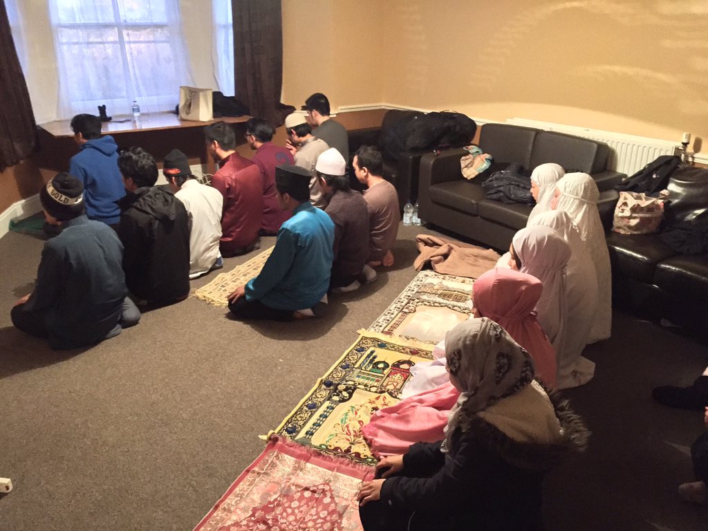 MASUtweet's tweet image. live update; solat hajat dan bacaan yassin 😊