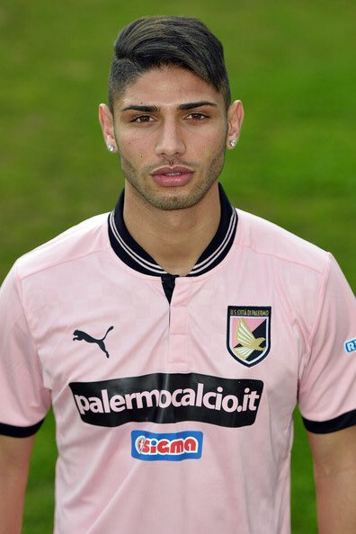 LCaronas's tweet photo. PRESENTAZIONE DI @LazaarAchraf il pres "Lazaar vuol dire scudetto",feste prolungate a santiago #ilcalcioèunajungla https://t.co/G2MMmRg2Vu