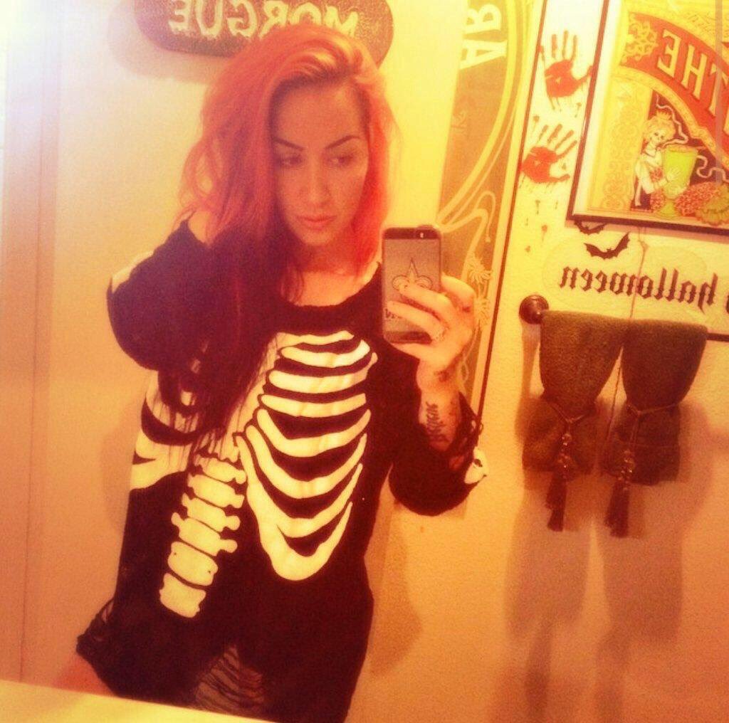 I'll just wear my nighty all day... I ain't going nowhere anyways...