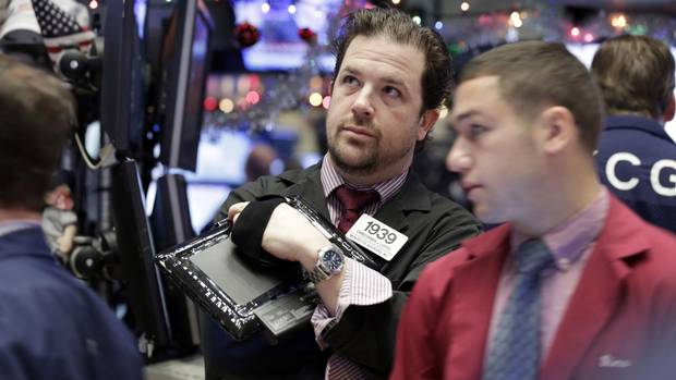 globeandmail's tweet image. Markets at midday: TSX, Dow hit by China tumult trib.al/EPZ5SGj From @GlobeInvestor