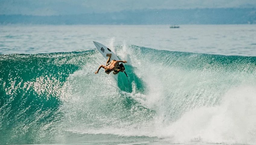Surfer's tweet photo. VIDEO: @olliekurtz storms his way through Nicaragua, Indonesia, and North Carolina. https://t.co/poZlv9tCOs https://t.co/nWjogQPAec