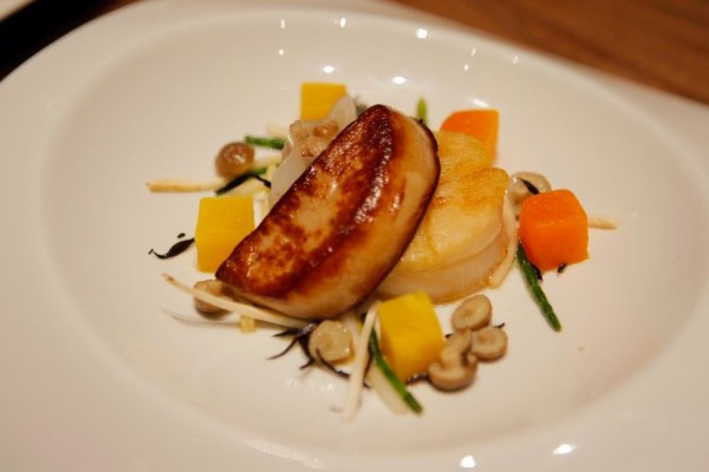SFChronicleFood's tweet photo. A year ago, foie gras returned to California menus. https://t.co/F7w344rku2 via @sfchronicle https://t.co/VcM2p3waFz