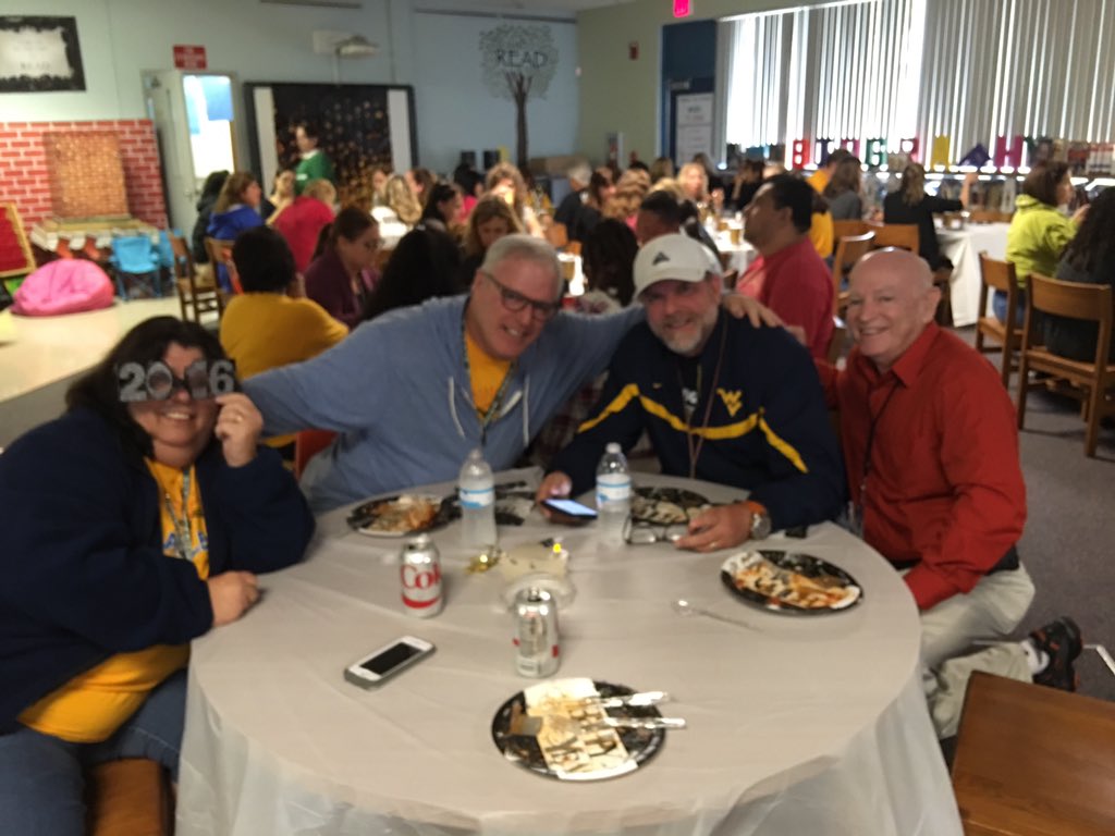 IndianTraceElem's tweet photo. New Year's Luncheon #IndianTraceElem @browardschools https://t.co/qiUeIzkibS