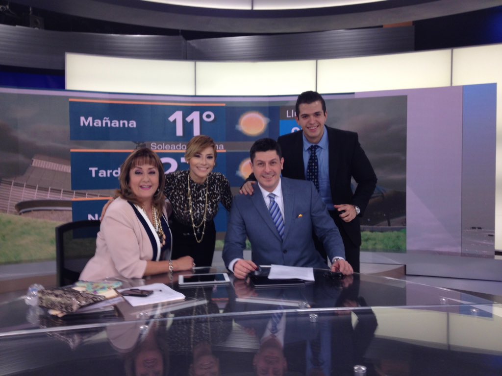 licmariajulia's tweet photo. ¡Ya regresamos! Empezando con todo el 2016 en #TelediarioMediodía https://t.co/cvxWiEwLJe https://t.co/sNQ9fMntPL